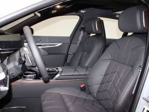 New 2026 BMW i7 eDrive50 w/ M Sport Package image 12