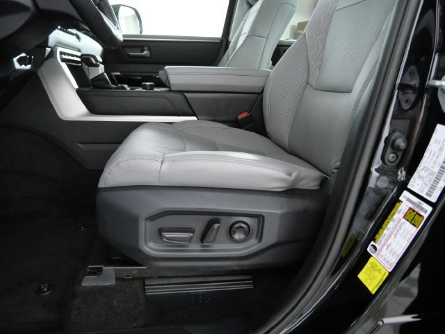 Used 2024 Toyota Tundra Limited AWD/4WD image 13