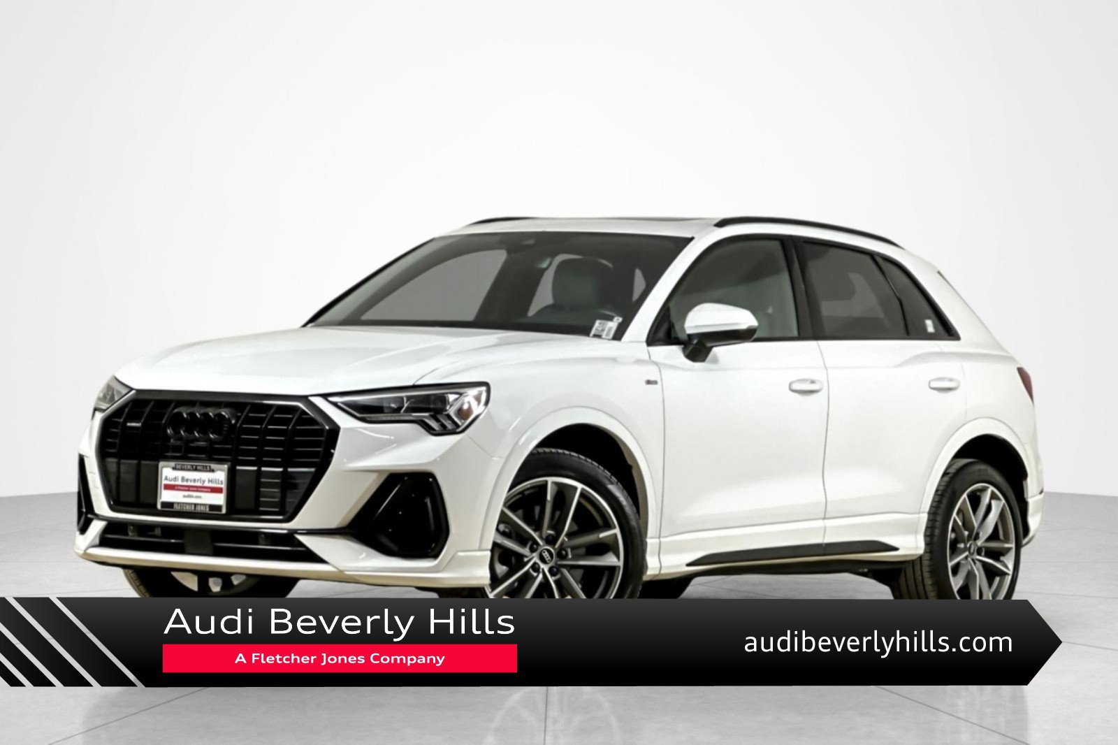 Used 2023 Audi Q3 2.0T Premium w/ Black Optic Sport Package AWD/4WD image 1