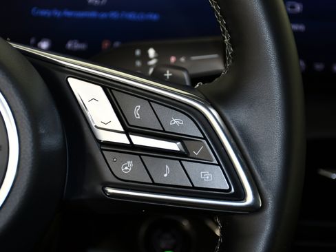 Used 2025 Buick Enclave Preferred image 21