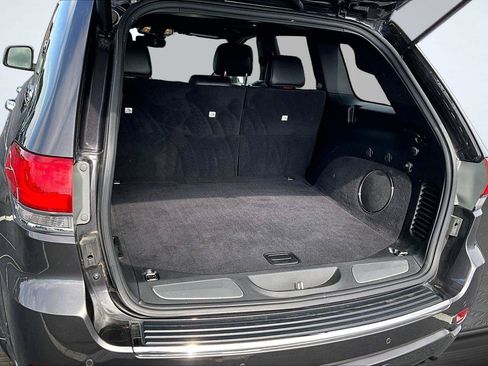 Used 2018 Jeep Grand Cherokee Overland AWD/4WD image 5