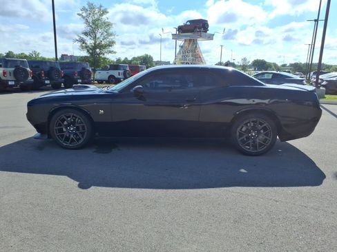 Used 2017 Dodge Challenger R/T Scat Pack RWD image 6