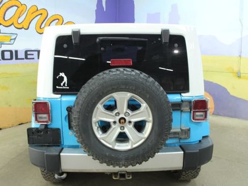 Used 2017 Jeep Wrangler Unlimited Sahara w/ Quick Order Package 23E Chief AWD/4WD image 7