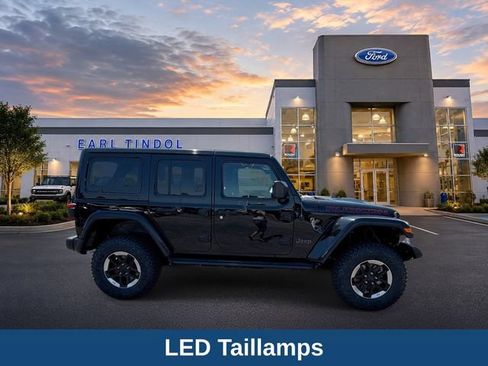 Used 2018 Jeep Wrangler Unlimited Rubicon AWD/4WD image 9