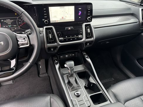 Used 2023 Kia Sorento S w/ Panoramic Sunroof Package image 29