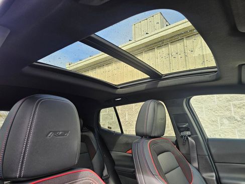 Used 2025 Chevrolet Equinox EV RS image 16