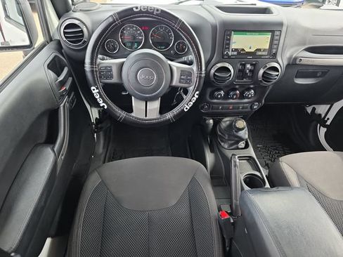 Used 2017 Jeep Wrangler Unlimited Sport AWD/4WD image 12