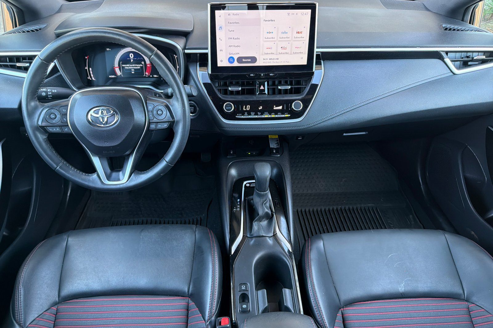 Used 2025 Toyota Corolla XSE FWD image 17
