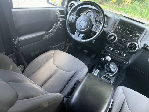 Used 2017 Jeep Wrangler Unlimited Sport w/ Quick Order Package 23S AWD/4WD image 22