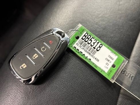 Used 2021 Chevrolet Trax LT w/ Premium Seat Package image 27