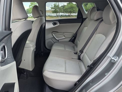 Used 2025 Kia Soul LX w/ LX Technology Package FWD image 31