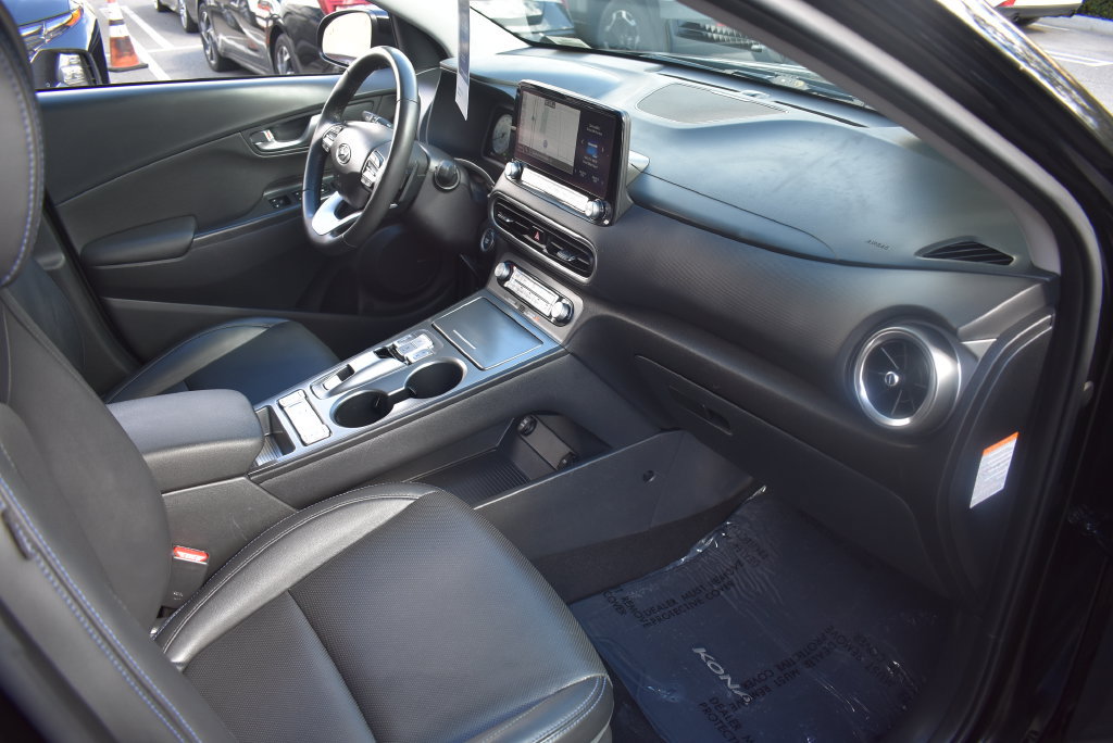 Certified 2023 Hyundai Kona Limited FWD image 11