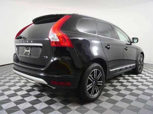 Used 2017 Volvo XC60 T5 Dynamic w/ Preferred Option Package image 3
