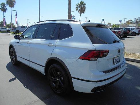 Used 2024 Volkswagen Tiguan SE R-Line AWD/4WD image 8