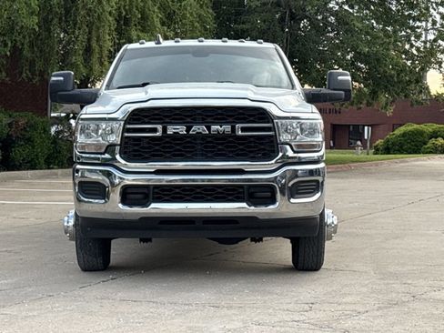 Used 2024 RAM 3500 Tradesman w/ Chrome Appearance Group AWD/4WD image 2