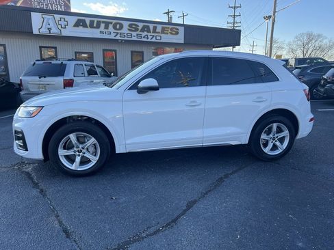 Used 2023 Audi Q5 2.0T Premium w/ Convenience Package image 2
