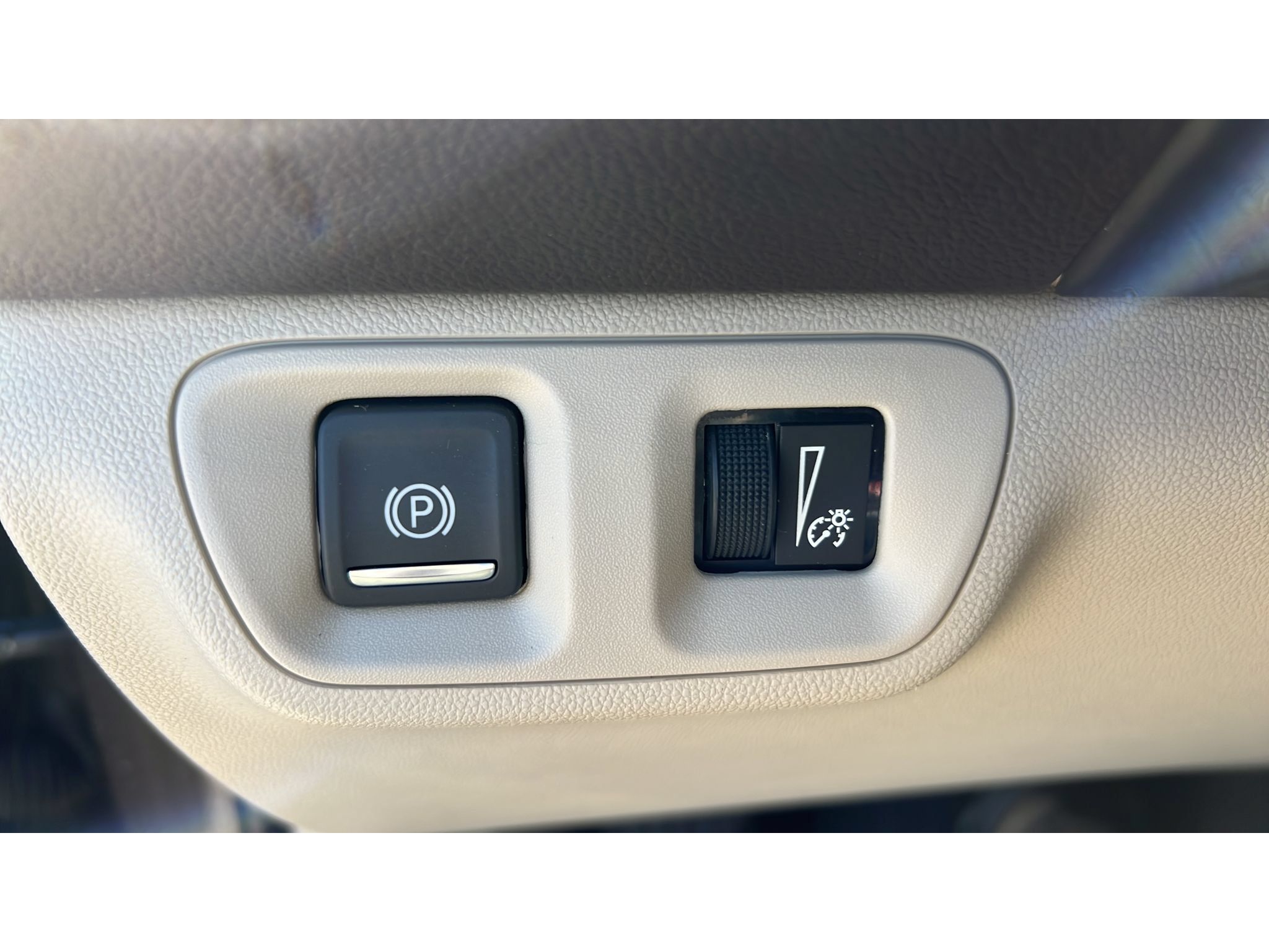 Certified 2019 GMC Acadia Denali w/ Technology Package AWD/4WD image 23