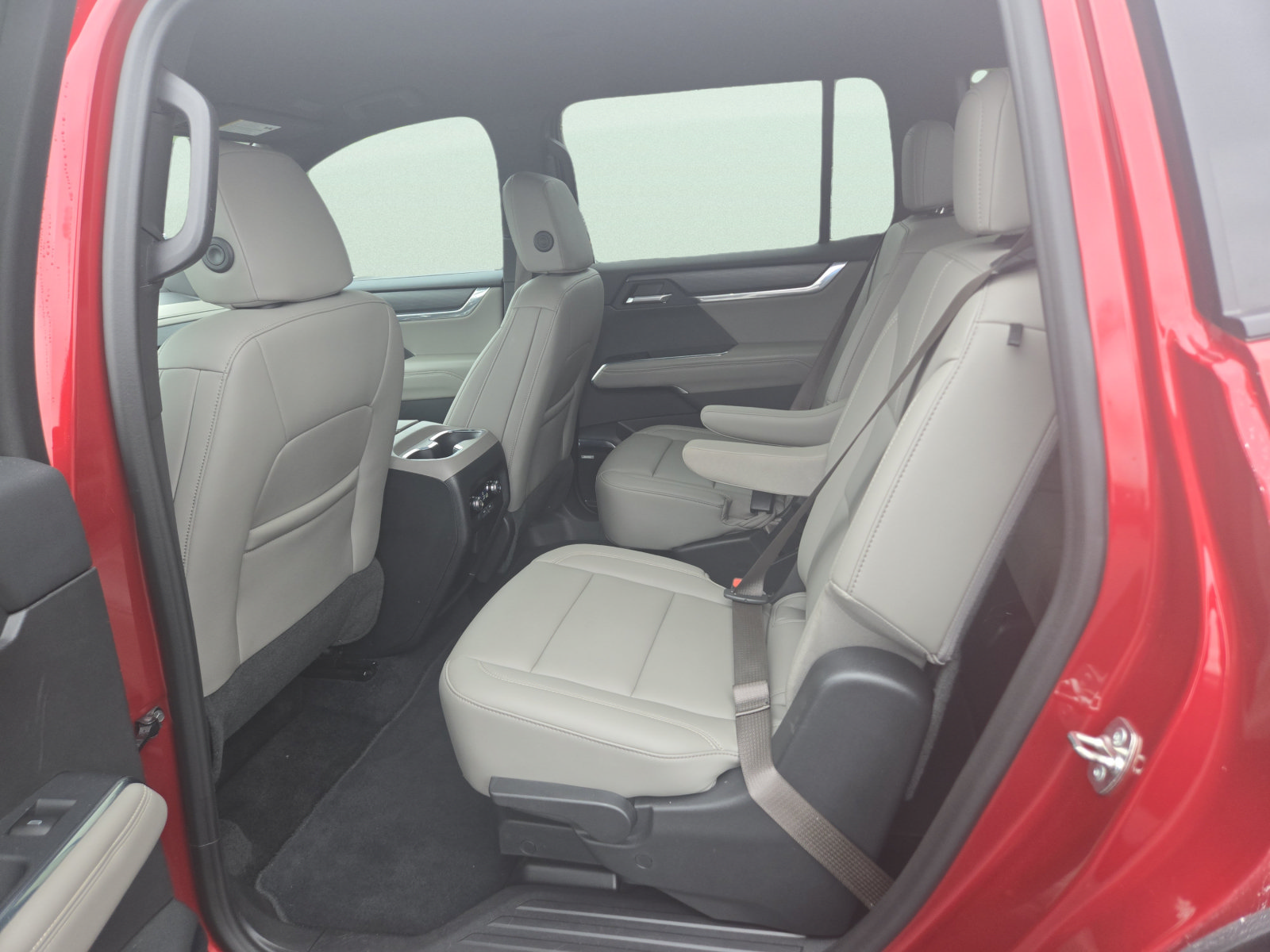 Used 2026 GMC Acadia Elevation w/ Elevation Premium Package AWD/4WD image 11