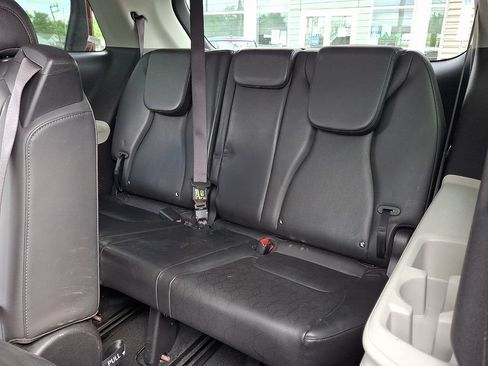 Used 2024 Kia Carnival LX FWD image 11