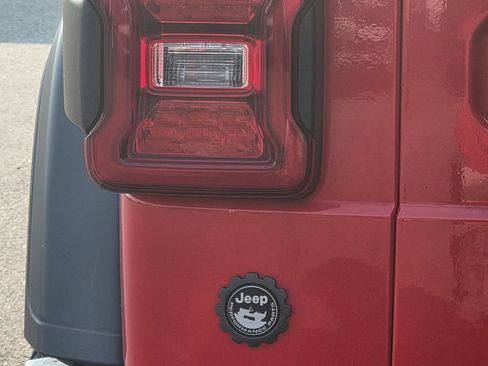 Used 2018 Jeep Wrangler Unlimited Sport S AWD/4WD image 29