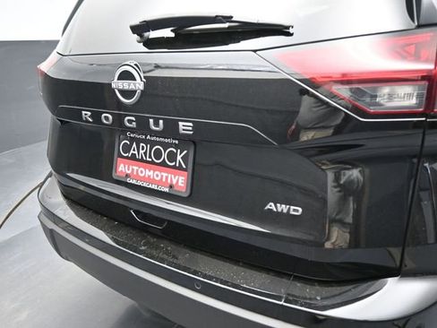 Used 2024 Nissan Rogue S image 11