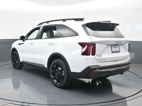 Used 2024 Kia Sorento SX Prestige w/ Sage Leather Package image 4
