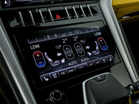 Used 2019 Lamborghini Urus AWD/4WD image 30