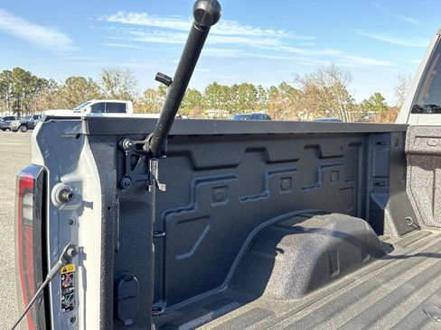 Used 2025 GMC Sierra 2500 AT4 w/ AT4 Premium Plus Package AWD/4WD image 40