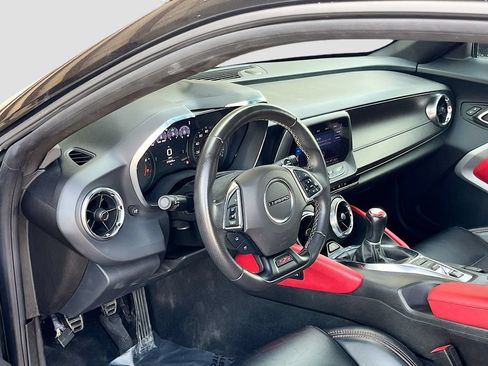Used 2022 Chevrolet Camaro SS RWD image 9