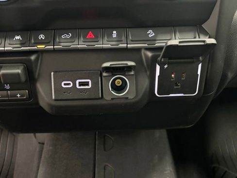 New 2026 Chevrolet Silverado 1500 Custom Trail Boss w/ LPO, Dark Essentials Package AWD/4WD image 32