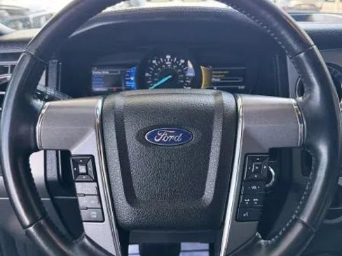 Used 2016 Ford Expedition Platinum RWD image 28
