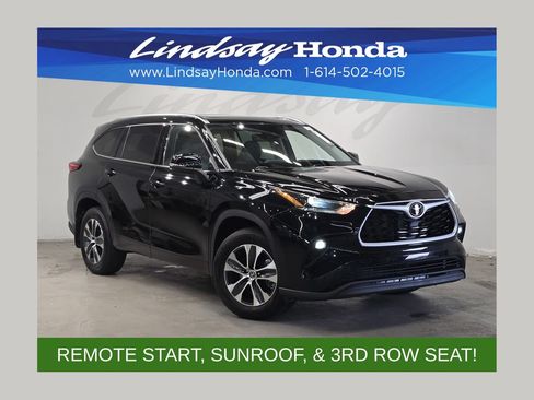 Used 2021 Toyota Highlander XLE AWD/4WD image 1