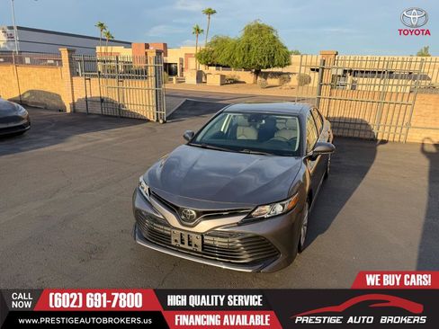 Used 2019 Toyota Camry LE w/ Convenience Package FWD image 5