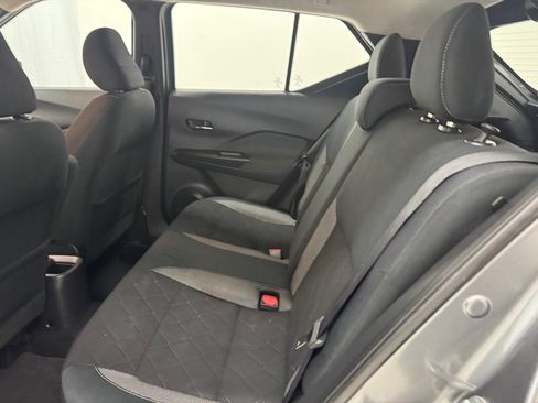 Used 2019 Nissan Kicks SV FWD image 21