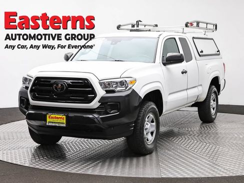 Used 2019 Toyota Tacoma SR RWD image 1