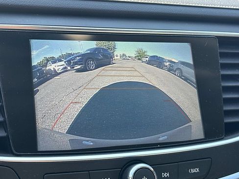 Used 2019 Buick LaCrosse Essence FWD image 18