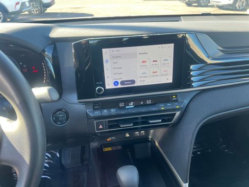 Used 2025 Toyota Camry LE image 21