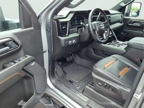 Used 2025 GMC Sierra 2500 AT4 AWD/4WD image 10