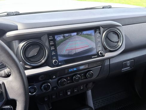 Used 2023 Toyota Tacoma TRD Sport w/ Technology Package AWD/4WD image 12
