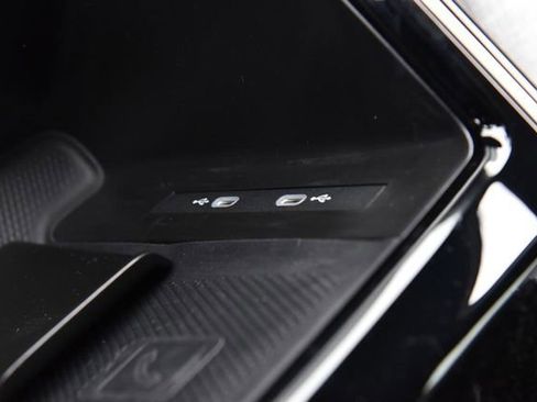 New 2026 Volkswagen ID.4 Pro image 17