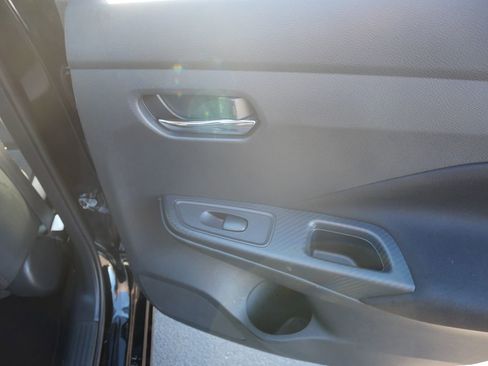 Used 2021 Nissan Versa SV image 28