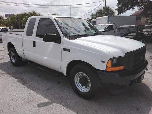 Used 2001 Ford F250 XL RWD image 4