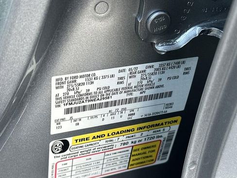 Used 2022 Ford Expedition Limited image 35