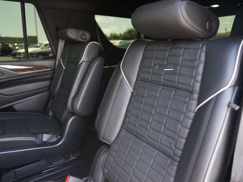 Used 2023 Cadillac Escalade Sport Platinum w/ LPO, ONYX Package AWD/4WD image 14