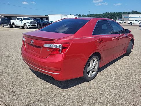 Used 2013 Toyota Camry SE FWD image 2