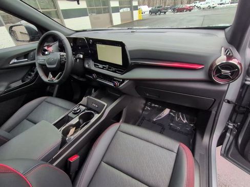 Certified 2025 Chevrolet Equinox RS image 29