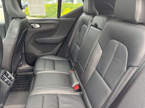 Certified 2023 Volvo XC40 B5 Plus w/ Climate Package AWD/4WD image 33