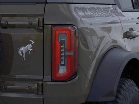 New 2025 Ford Bronco Outer Banks w/ Sasquatch Package image 23