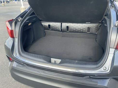 Used 2021 Toyota C-HR XLE image 22