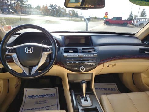 Used 2011 Honda Crosstour EX-L image 12
